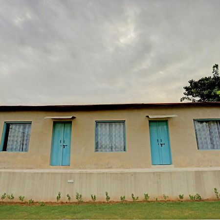 Hotel O The Mud House Bhundsi Bagian luar foto