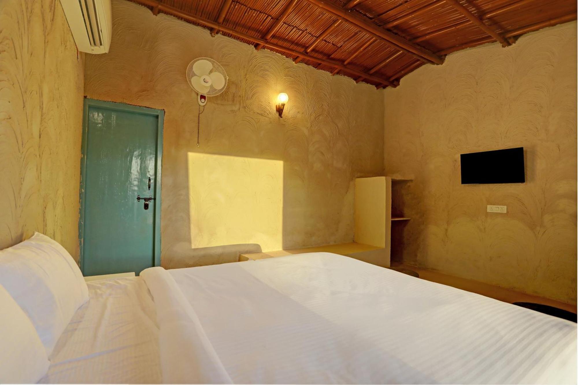 Hotel O The Mud House Bhundsi Bagian luar foto